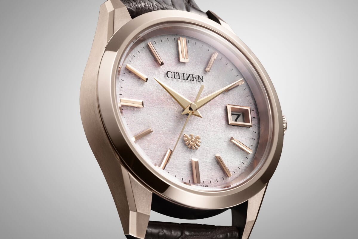 The CITIZEN 30周年記念限定モデル 年差±5秒「光発電エコ