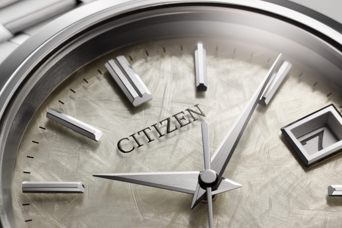 メカニカルモデルCaliber 0200/年差±5秒「光発電エコ・ドライブ