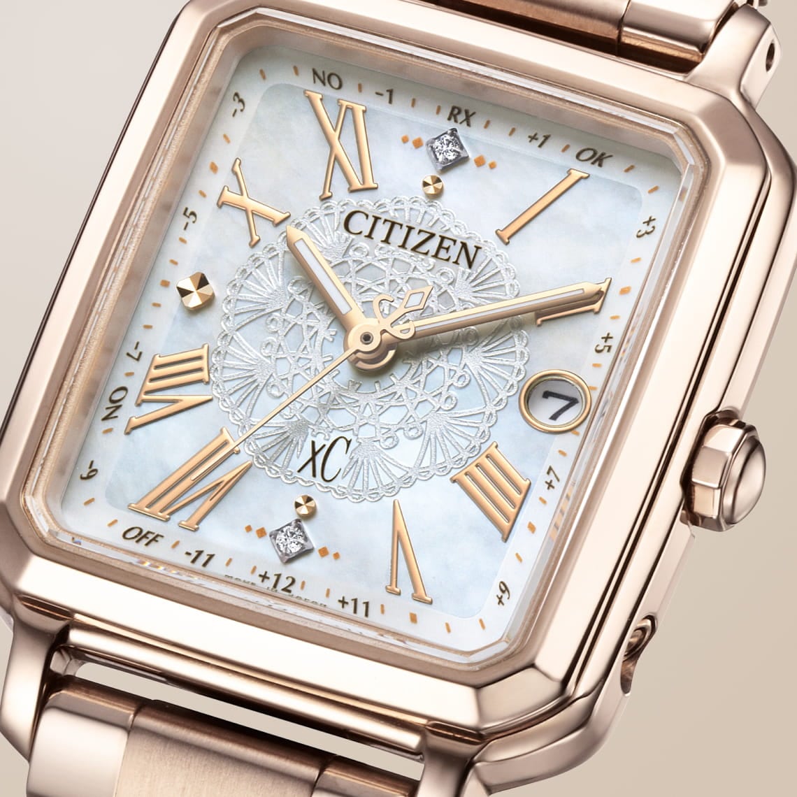 ま美品❣️xC H060 白文字盤　金文字　チタン　サクラピンク　稼働 XC シチズン クロスシー 桜 限定モデル サクラピンク（R